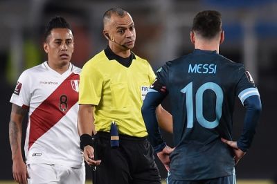 الفيفا تعلن عن حكم مباراة المغرب الرديف ضد الجزائر