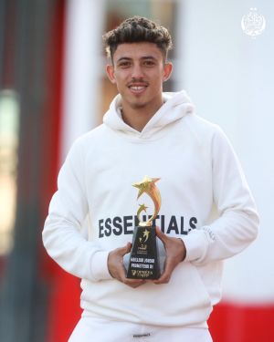 بن يشو يحصل  على جائزة أفضل لاعب واعد بالدوري المغربي