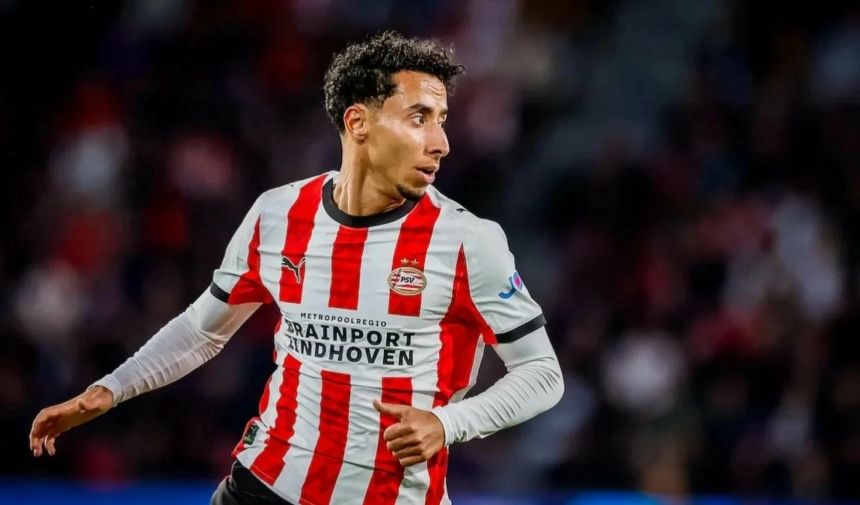 أيندهوفن يقرر تفعيل خيار شراء عقد أنس صلاح الدين ليستمر رفقته حتى 2030