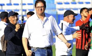آيت منا هو من تحمل مصاريف عودة أحداد إلى القاهرة