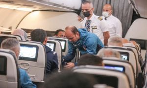 طبيب الأهلي يسعف سيدة مغربية على متن الطائرة