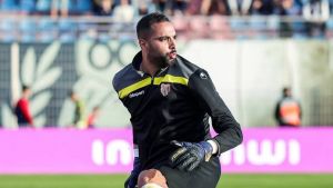 الرجاء يتوصل إلى اتفاق مبدئي لضم حارس المغرب الفاسي